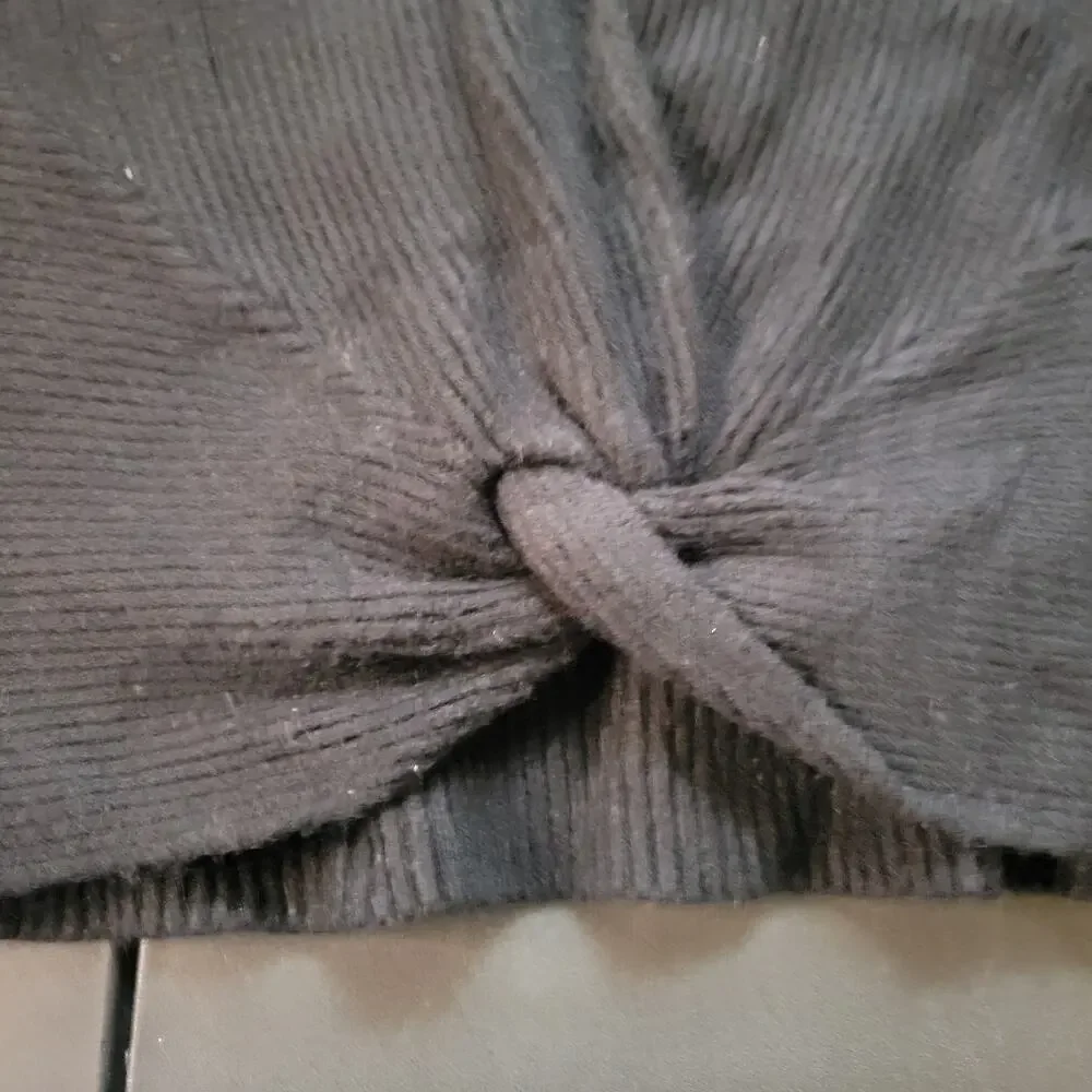 Guess Small Black Long Sleeve V-Neck Knot Front Sweater - Picture 3 of 7